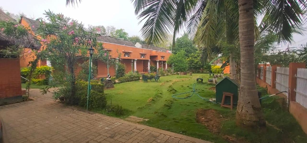 Chettinadu Mansion - An Authentic Heritage Palace Kānādukāttān Bagian luar foto
